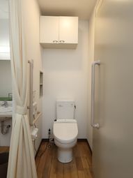 手すり付き洗面トイレ空間