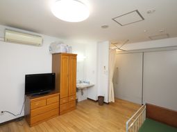 明るい居室の空間