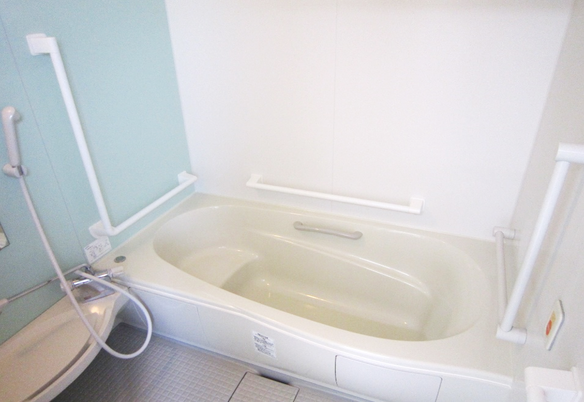 安全な浴室の一角