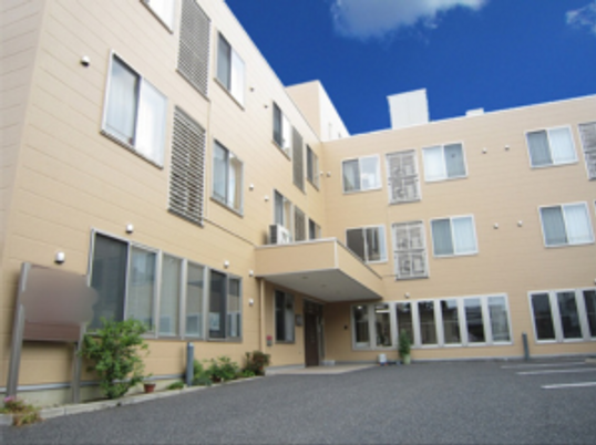 清潔感溢れる施設外観