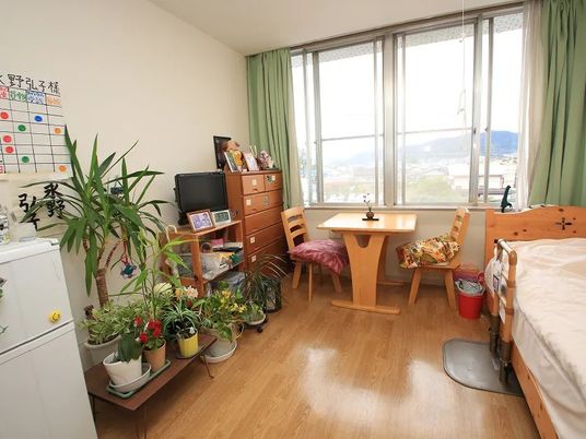 窓辺の居室  