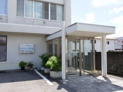 清潔感あるエントランス