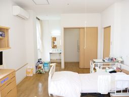 広々とした明るい居室