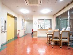 明るい廊下の風景