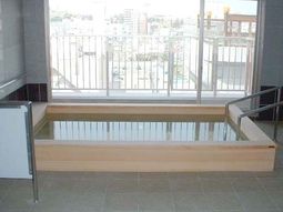 明るく開放的な空間