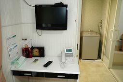 白壁の明るい居室