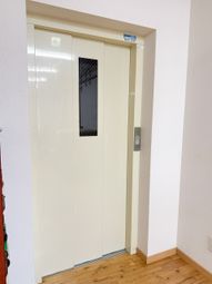 安全な乗降のエレベーター