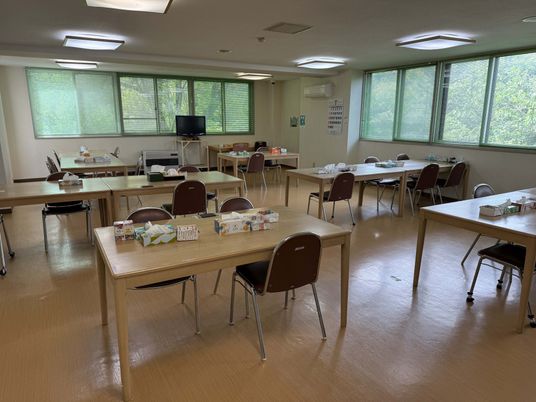 自然光が入るダイニングルーム  