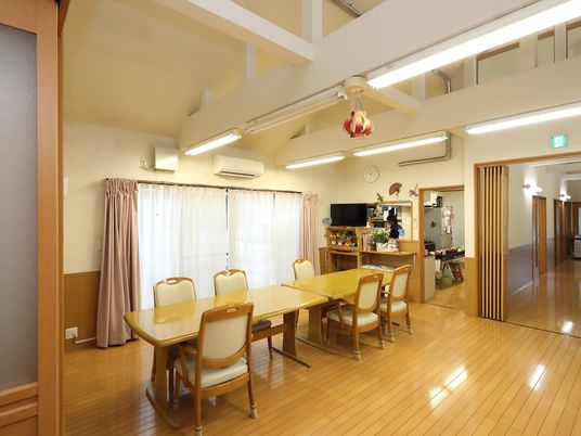 和やかな共用ダイニング