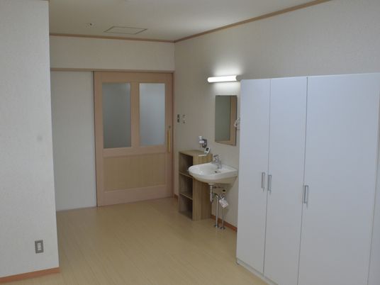 明るい部屋の洗面台