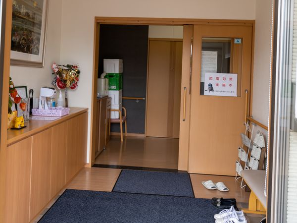 エントランスの明るい空間