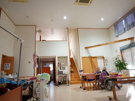 共用スペースと階段