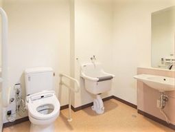 バリアフリーのトイレ設備