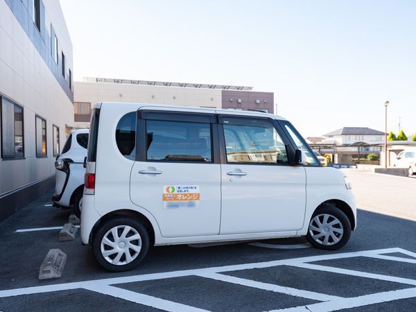 配車ゾーンの明るい朝