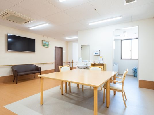 明るく清潔な休憩室