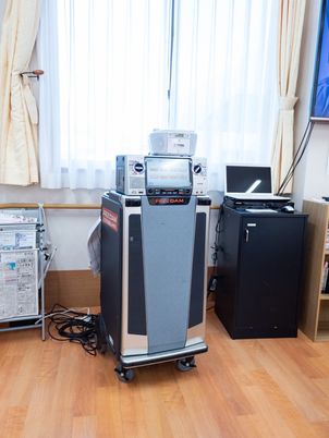 機能訓練機器と床の様子
