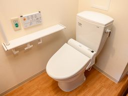 バリアフリー設計のトイレ