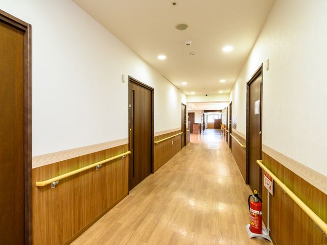 きれいな施設の廊下