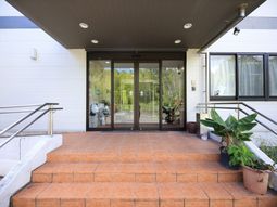 清潔なエントランス