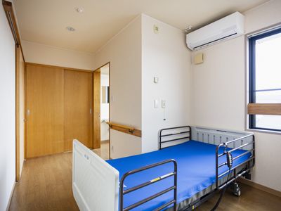 利用者を支える笑顔のスタッフ