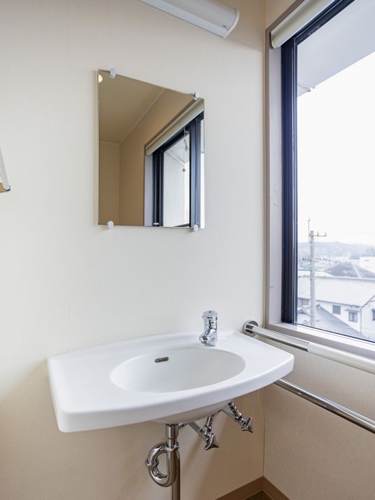 明るい洗面台