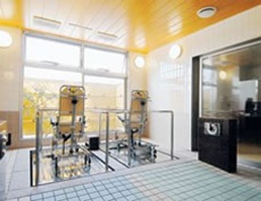 清潔感のある快適浴室