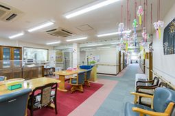 中央に廊下の様子