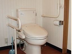 バリアフリーのトイレ設備