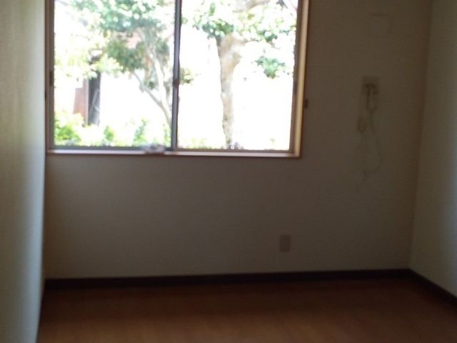 広々とした居室 居室 自然光がたっぷりと入る居室は、心地よい空間が広がっています。働く人にとっても魅力的です。