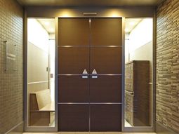 モダンなエレベーター入口