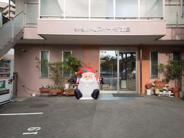 入口とクリスマス装飾