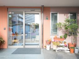 エントランスと植物