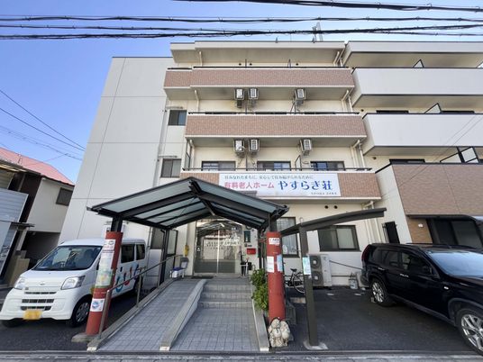 ゆったりした建物外観