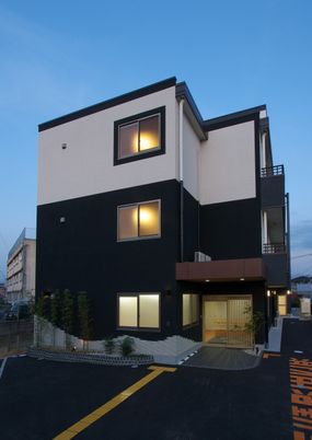 介護の現場で笑顔の高齢者