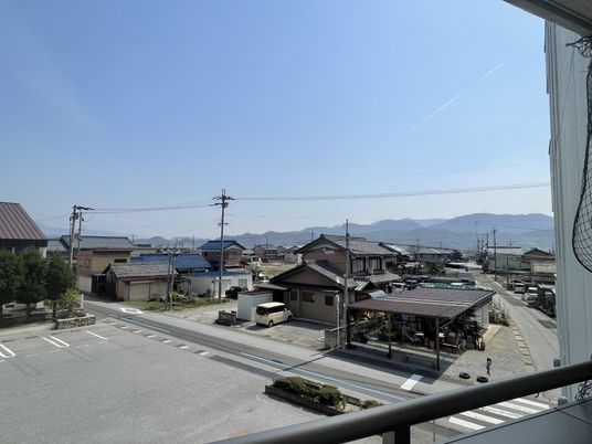 周囲の街並みと景色
