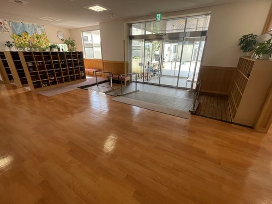 広いフロントの空間