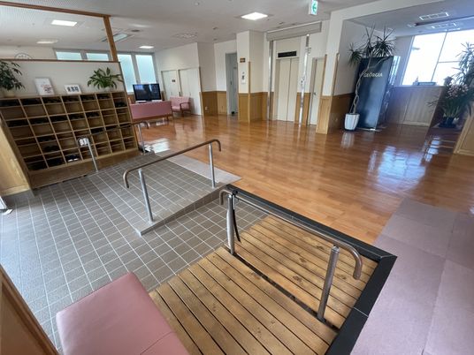 広々とした廊下
