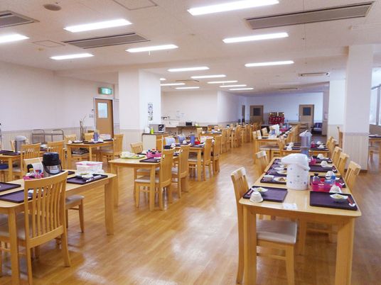 明るい食堂
