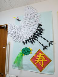 折り紙作品の展示壁