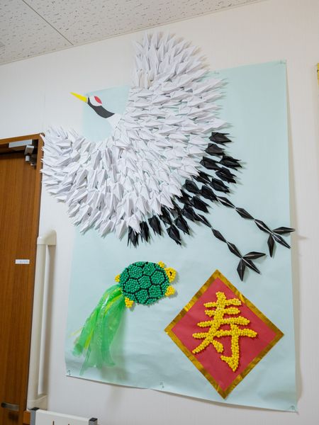 折り紙作品の展示壁