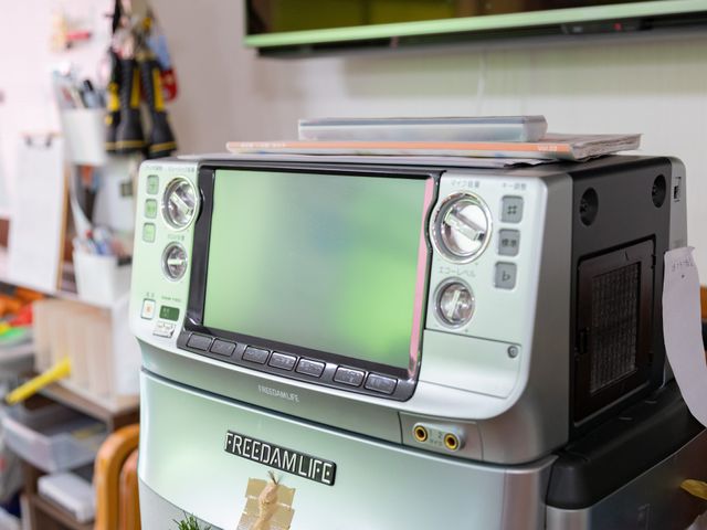 テレビ付き音響設備 テレビ 多機能なテレビが設置されており、利用者がさまざまなエンターテインメントを楽しめます。