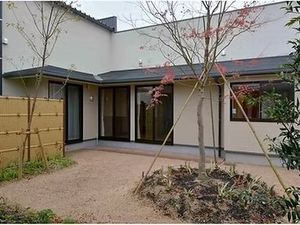 中庭のある建物外観  