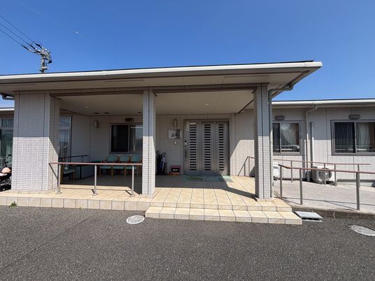 穏やかな雰囲気の外観