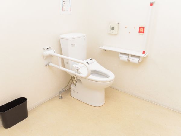 手すり付きトイレ空間