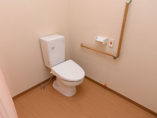 バリアフリー設計のトイレ