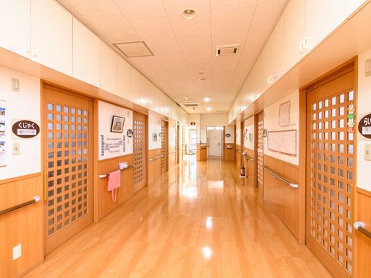 廊下の清潔な空間