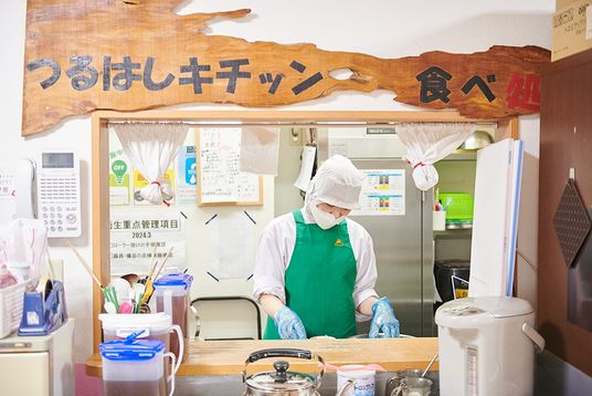 料理を準備するキッチン