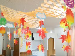 彩り鮮やかな紙飾り