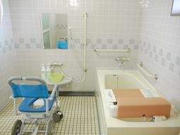 バリアフリー対応浴室設備