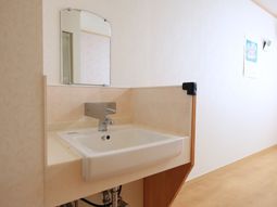 清潔な洗面台の一角